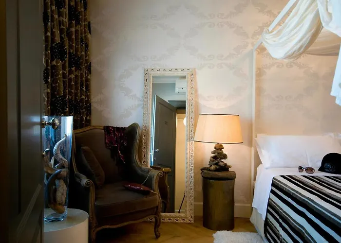 فندق مبيت وإفطار Casadodici 4*