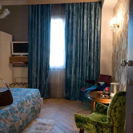 Frühstückspension Casadodici 4*